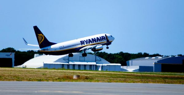 
Ryanair a lancé mercredi 22 mai son nouveau programme de formation de pilotes Future Flyer Academy en partenariat avec   l éco