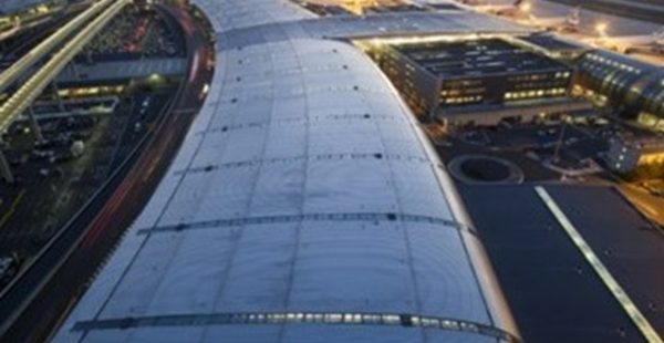 


Le chantier de réfection de la couverture du corps central du terminal 2E de l aéroport Paris-Charles De Gaulle a pris fin ap