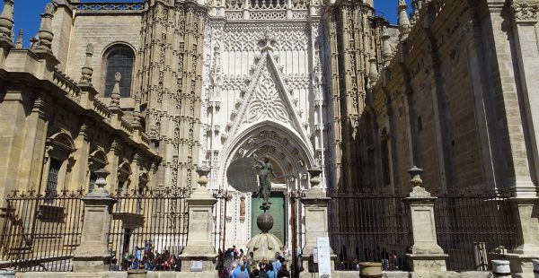 
L Espagne est un pays de fêtes et de festivals, il y en a pour tous les goûts et à toutes les périodes de l année. Voici que