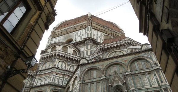 
Florence, la  Cité des fleurs , est un véritable joyau de la Renaissance italienne. Avec ses rues pavées, ses palais majestueu