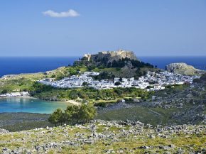 
La Grèce, avec son riche patrimoine culturel et ses paysages variés, possède également de nombreuses régions moins fréquent