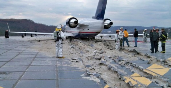 
Pour stopper un avion en bout de piste, on utilise généralement un dispositif appelé  arrestor bed . C est comme un gros lit d