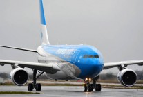 
Aerolineas Argentinas pourrait se préparer à une vente après avoir réduit de 13 % son personnel et supprimé des lignes inté