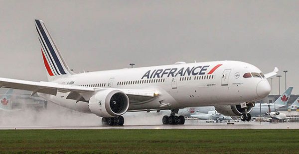 Maroc : Air France prête à renforcer ses vols avant la fermeture des  frontières - Le Parisien