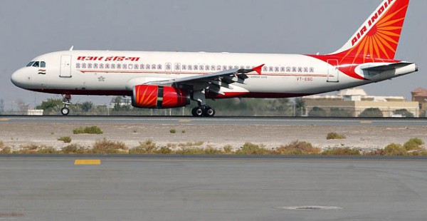 
Un Airbus A320 d Air India Express a été contraint d effectuer un atterrissage d urgence après que son moteur droit a pris feu