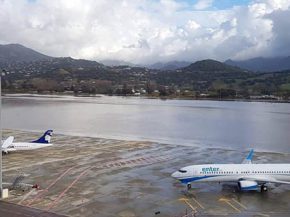 












La Corse dispose de plusieurs aéroports qui desservent l île. Voici les principaux aéroports en Corse :


Aéropor