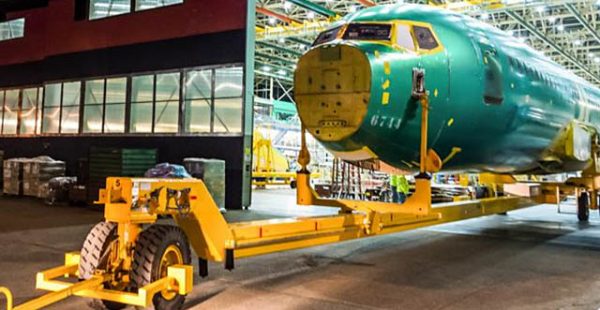 
Boeing a enregistré le mois dernier 34 commandes brutes, et livré 26 appareils aux compagnies aériennes et sociétés de leasi