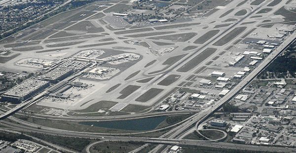 
L aéroport de Fort Lauderdale, dans le sud de la Floride aux Etats-Unis, a été inondé cette semaine après de fortes pluies, 