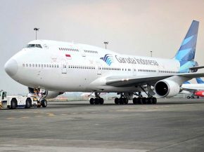 
Un Boeing 747-400 exploité par Garuda Indonesia a dû effectuer un atterrissage d urgence après qu un de ses moteurs a pris feu