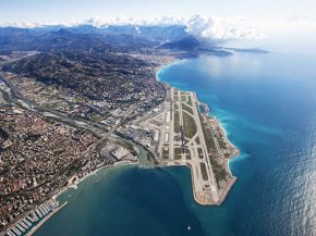 
Le groupe Aéroports de la Côte d’Azur a enregistré l’année dernière une baisse de 55% de son chiffre d’affaires, sur u