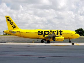 
En raison de pertes croissantes et de rumeurs de dépôt de bilan imminent, Spirit Airlines, basée en Floride, semble se débarr