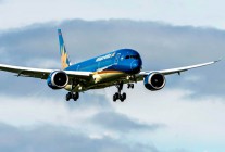 
Vietnam Airlines est devenue la première compagnie aérienne vietnamienne à utiliser du carburant d aviation durable (SAF) pour