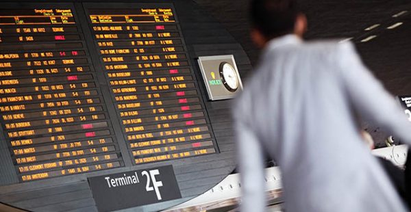 
Le mouvement de grève des personnels aéroportuaires s est poursuivi aujourd hui, entraînant l annulation de nombreux vols à l