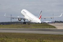 
La compagnie aérienne française Air France a ouvert son nouveau programme de cadets sur Airbus A220, A320 ou Boeing 737, aux ca