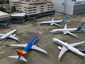 
Boeing a annoncé des réductions budgétaires immédiates et pourrait licencier temporairement du personnel, alors qu il est aux