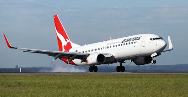 
Un 737-800 de Qantas a effectué hier un atterrissage d urgence en raison d une  panne de moteur contenue» peu après avoir dé