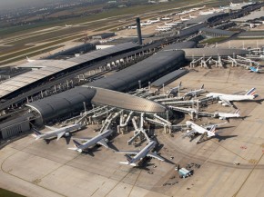 L’annonce par le groupe Aéroports de Paris (ADP) d’une prochaine augmentation de 2,957% des redevances aéroportuaires fait b