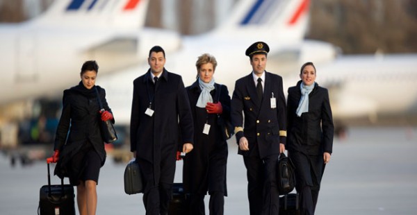 Des salariés de la compagnie aérienne Air France, frustrés de l absence de véritable dialogue social, ont créé un collectif 